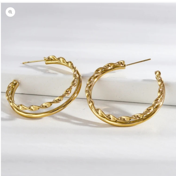 NWT Double Stacked Gold Hoop Earrings - Picture 2 of 5